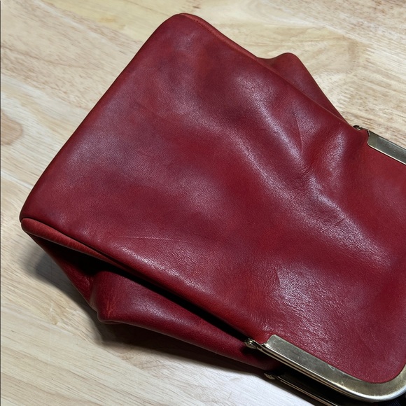 Vintage Chic Red Leather Double Opening Cross Bag - Picture 6 of 13